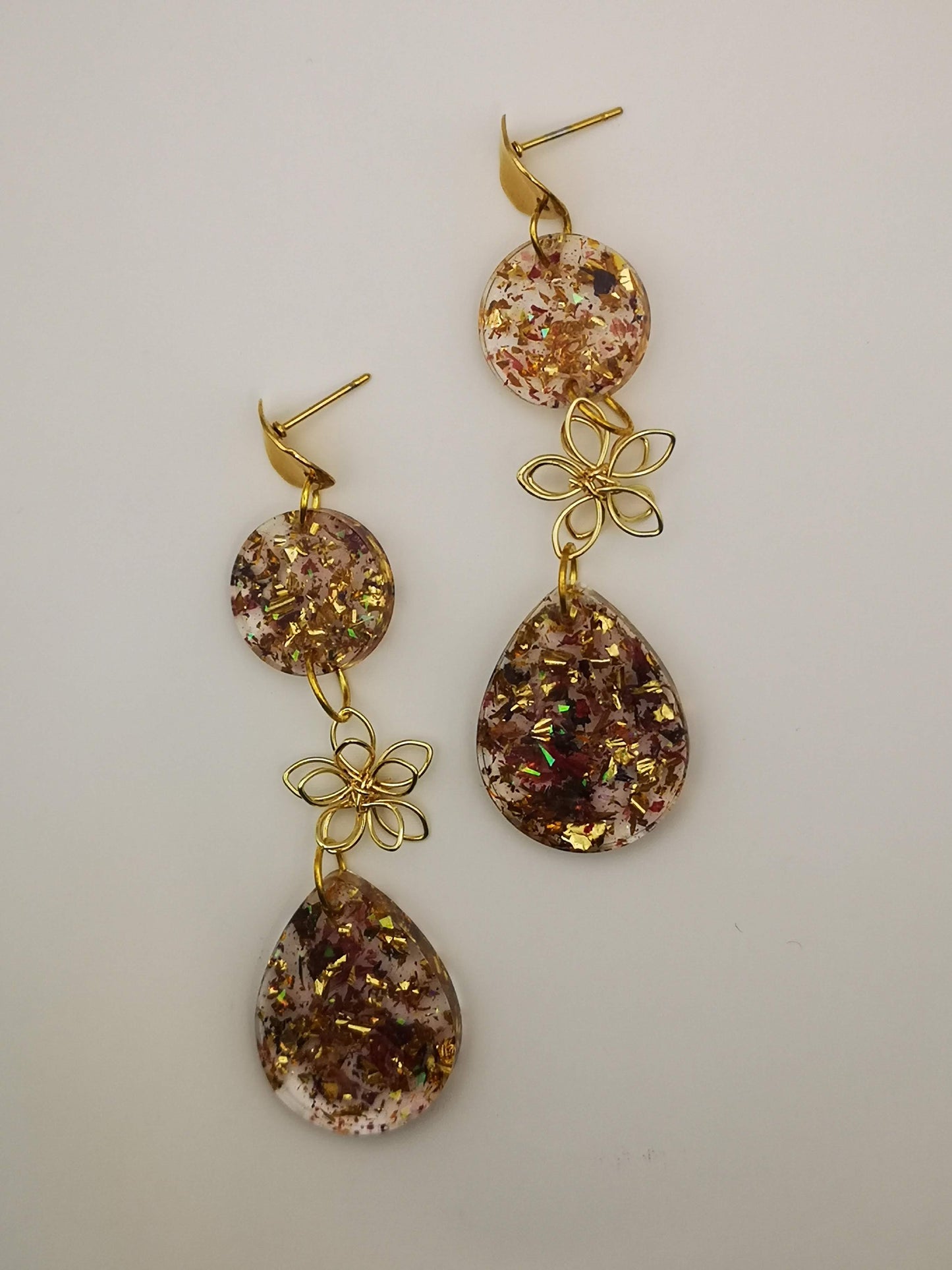 Pendientes de flamenca personalizados hechos con flores artesanalmente